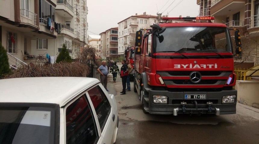 Aksaray&rsquo;da Elektrik Panosunda &Ccedil;ıkan Yangın Korkuttu
