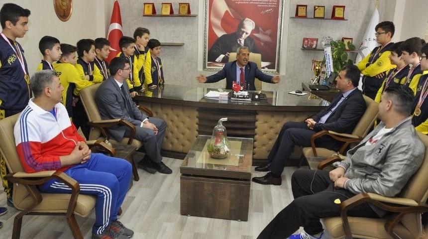 Mehmet Yağcı Gkv&rsquo;nin Şampiyon Takımlarını Ağırladı