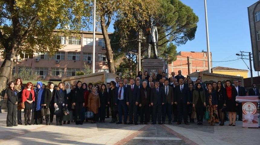 Havran&rsquo;da 24 Kasım &Ouml;ğretmenler G&uuml;n&uuml;nde Duygu Dolu Program