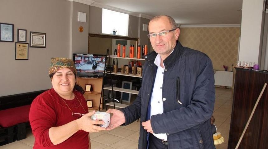 Domani&ccedil; Belediyesi Kandil Simidi Dağıttı