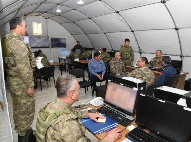 Genelkurmay Başkanı Akar, Kilis’teki Birlikleri Denetliyor