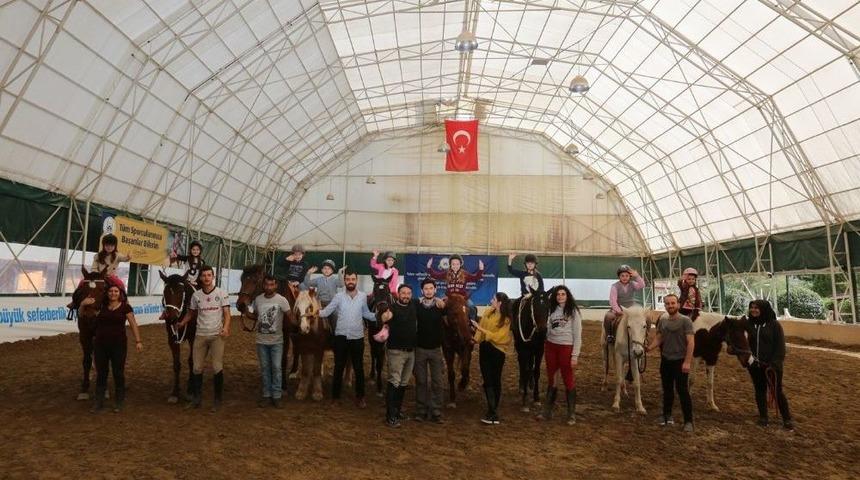 Adapazarı Belediyesi 3 Bin &Ouml;ğrenciye Binicilik Eğitimi Veriyor