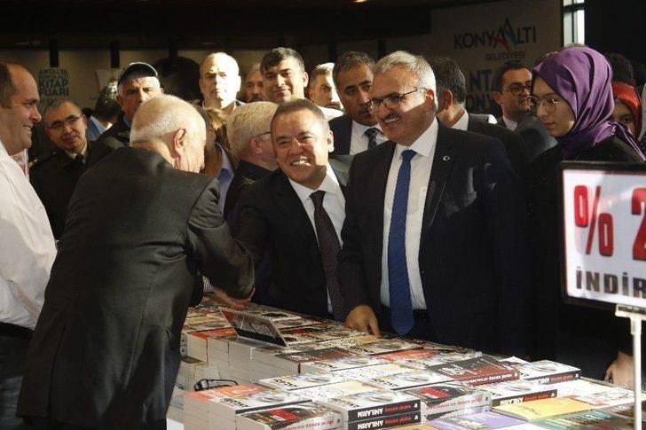 8. Antalya Konyaaltı Kitap Fuarı Kapılarını Yeni Yerinde Açtı G3
