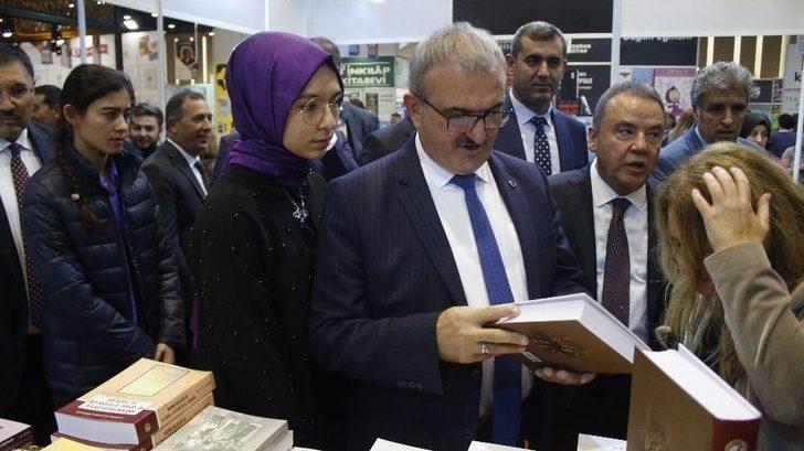 8. Antalya Konyaaltı Kitap Fuarı Kapılarını Yeni Yerinde Açtı G5