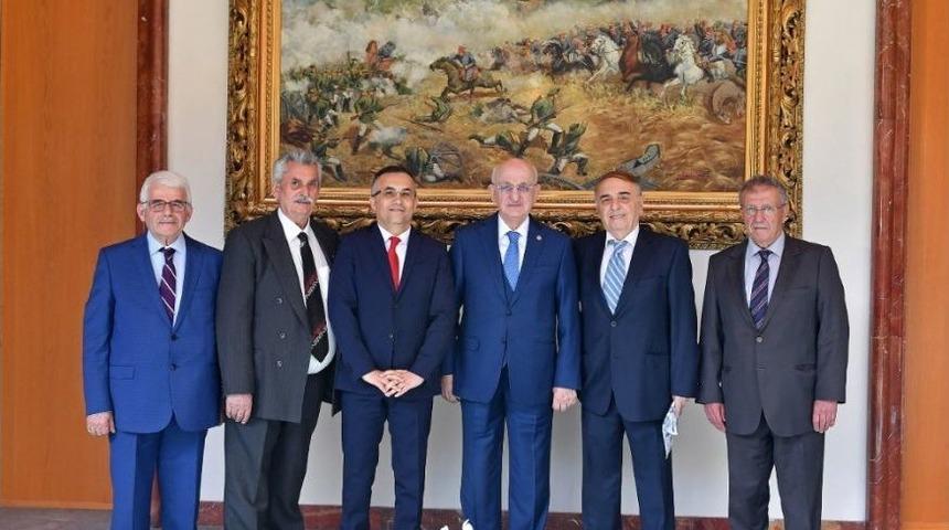 Okul Arkadaşlarından Tbmm Başkanı Kahraman&rsquo;a S&uuml;rpriz Ziyaret