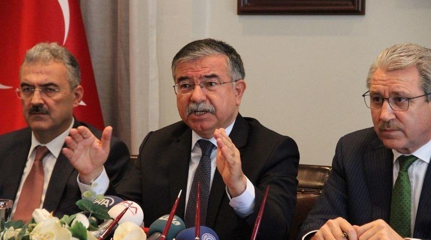 Milli Eğitim Bakanı Yılmaz İzmir&rsquo;de