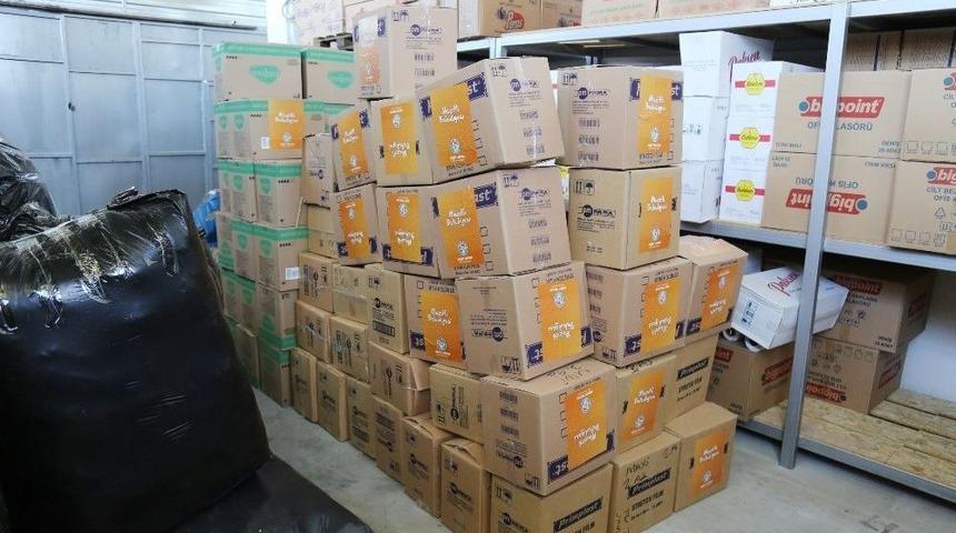 Mezitli Belediyesi, Depremzedelere Kıyafet G&ouml;nderdi