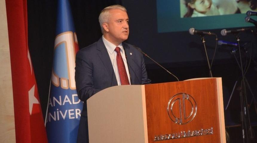 &Ouml;ğretmenler G&uuml;n&uuml; Anadolu &Uuml;niversitesi&rsquo;nde De Coşkuyla Kutlandı