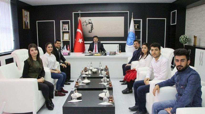 Satran&ccedil; Turnuvasında Dereceye Madalyaları Verildi