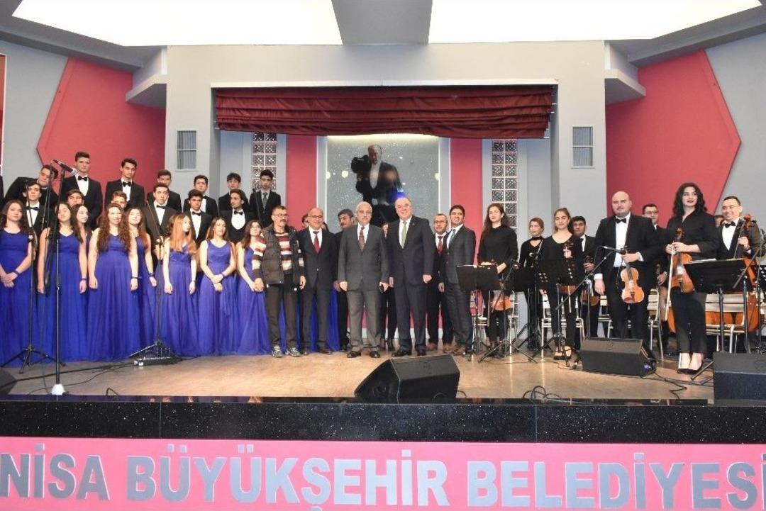 Liselilerin M&uuml;zik Ve Şiir Dinletisi B&uuml;y&uuml;ledi
