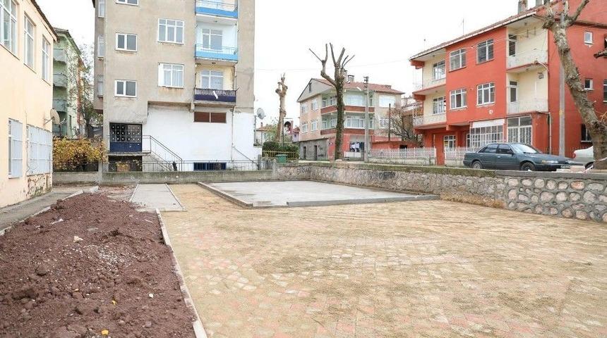 Metruk Alan, Yerini Park Ve Saat Kulesine Bırakıyor