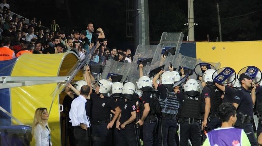 Ma&ccedil; Bitti Ortalık Karıştı