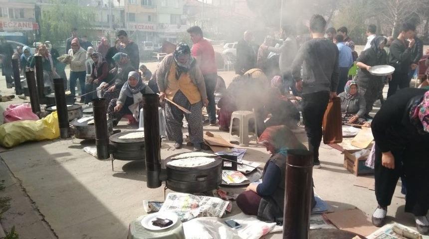 Selendi&rsquo;de Şehitler İ&ccedil;in G&ouml;zleme Hayrı