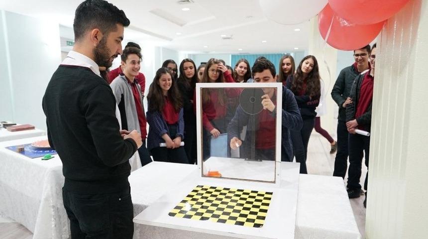Gezici Tales Matematik M&uuml;zesi Erdem Kolejinde