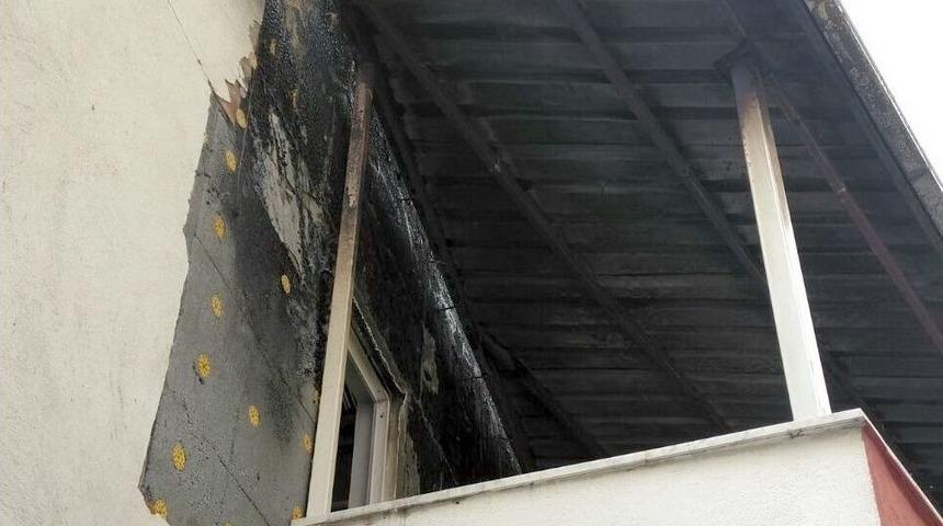 Çelikhan’da Evin Terasında Yangın Çıktı