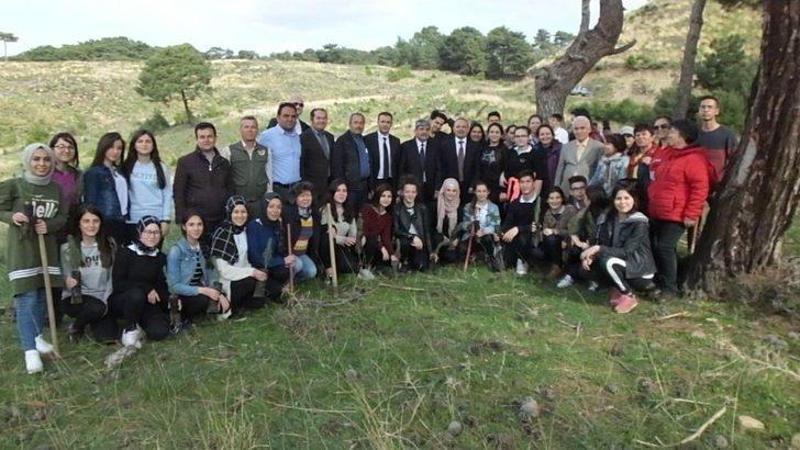 Burhaniye’de Hemşire Adayları Ağaç Dikti G2