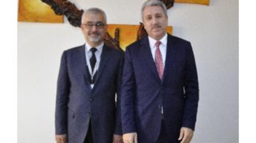 Rekt&ouml;r Budak&rsquo;tan Kanserde Devrim Gibi Buluş Yapan Ekibe Teşekk&uuml;r