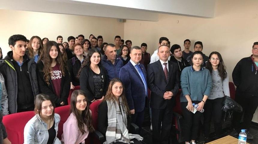 Kaymakam Öner, Liselilere Mesleğini Anlattı