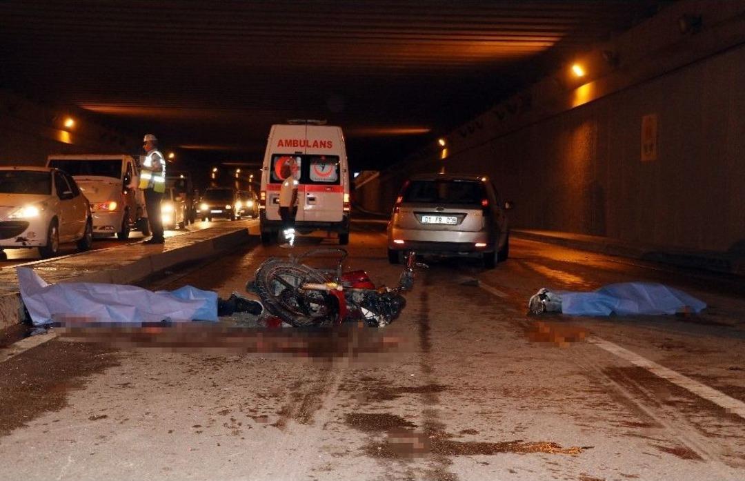 Adana&rsquo;da Trafik Kazası: 2 &Ouml;l&uuml;