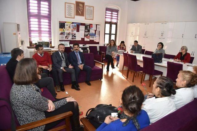 Başkan Doğan&rsquo;dan, &Ouml;ğretmenler G&uuml;n&uuml;nde Anlamlı Ziyaret 2