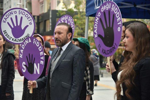 İzmit Belediyesi&rsquo;nden &lsquo;kadına Şiddete Hayır&rsquo; Etkinliği 1