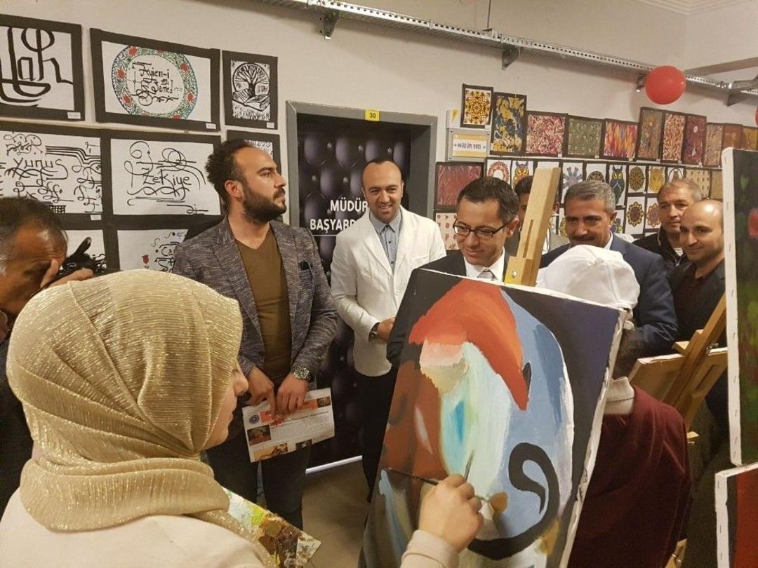 Gerc&uuml;ş&rsquo;te &Ouml;ğrenciler H&uuml;nerlerini Sergiledi