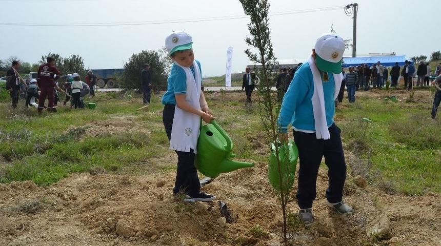 Kozan&rsquo;da 1200 Adet Fidan Toprakla Buluştu