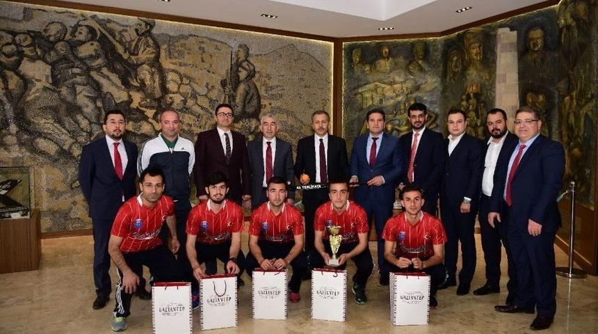 Vali Yerlikaya Avrupa Şampiyonlarını Ağırladı