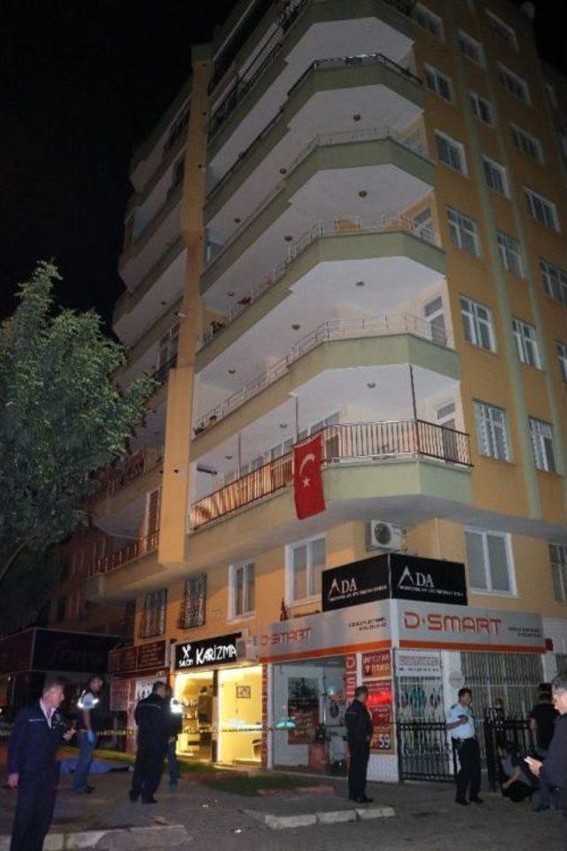 Lise Öğrencisi Oturdukları Apartmanın Damından Atlayarak İntihar Etti