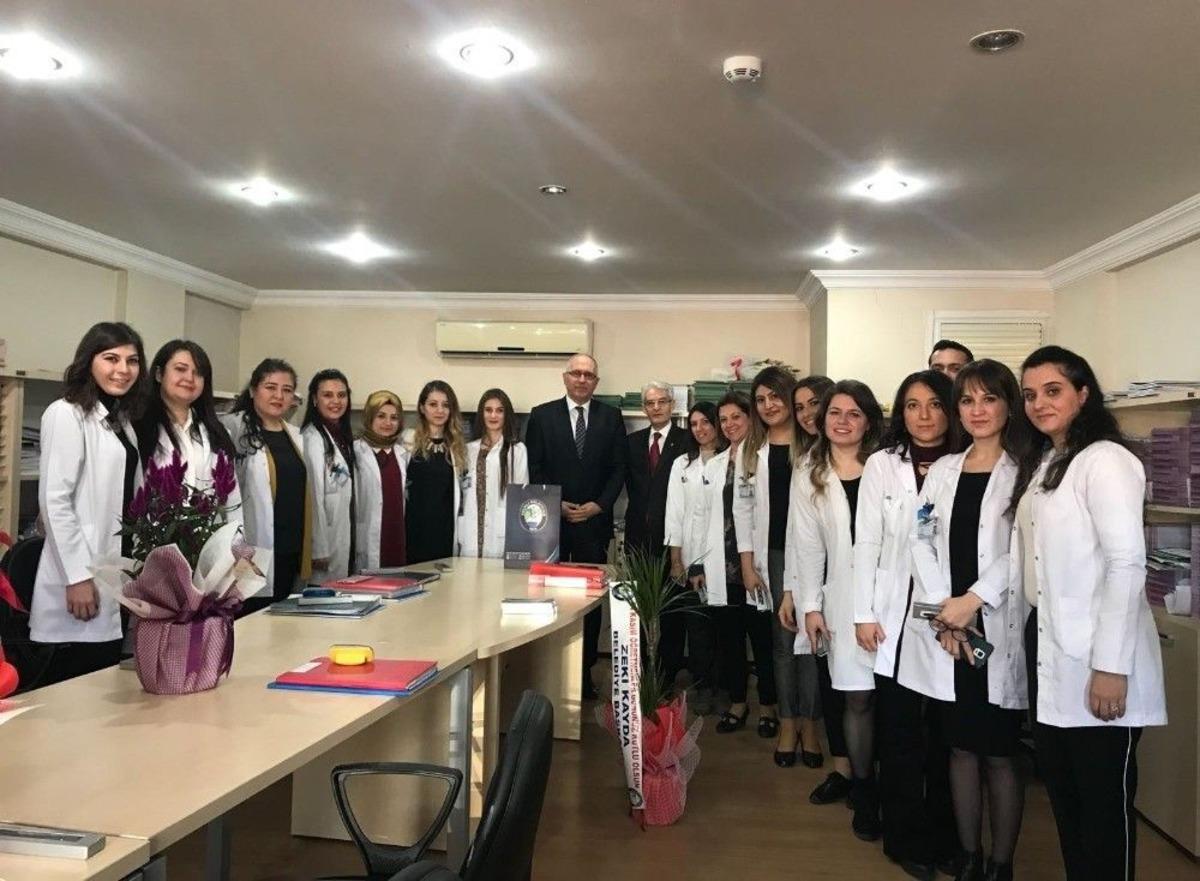 Başkan Kayda&rsquo;dan Meslektaşlarına &Ccedil;i&ccedil;ekli Kutlama