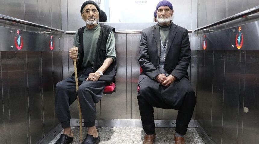 Kahta Devlet Hastanesinde &lsquo;a&ccedil;ılabilir Koltuklu&rsquo; Asans&ouml;r