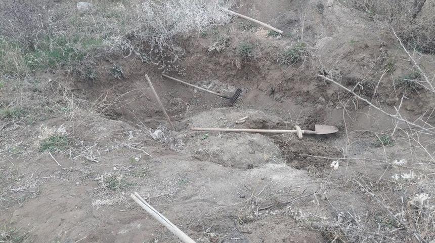 Uyuşturucu İ&ccedil;in Kazdığı &Ccedil;ukurda Yakalandı