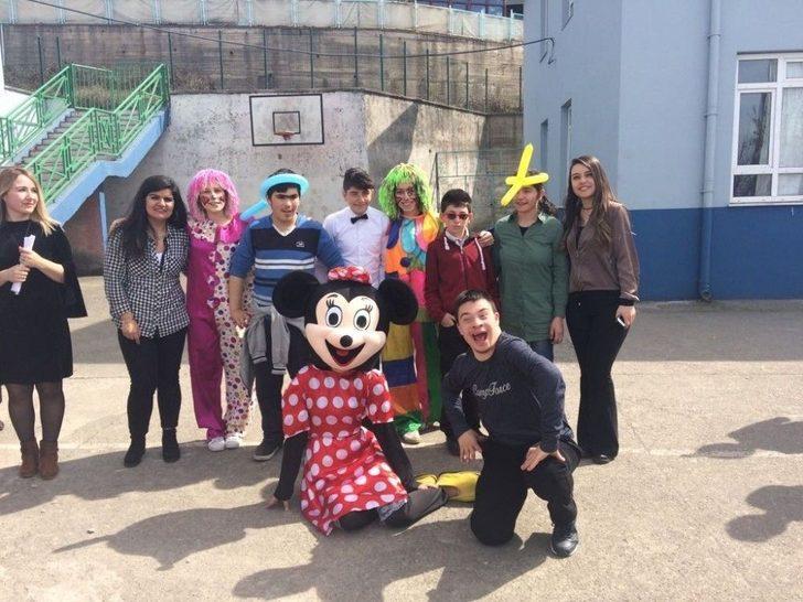 Down Sendromlu Öğrenciler Kendi Günlerinde Doyasıya Eğlendi G2