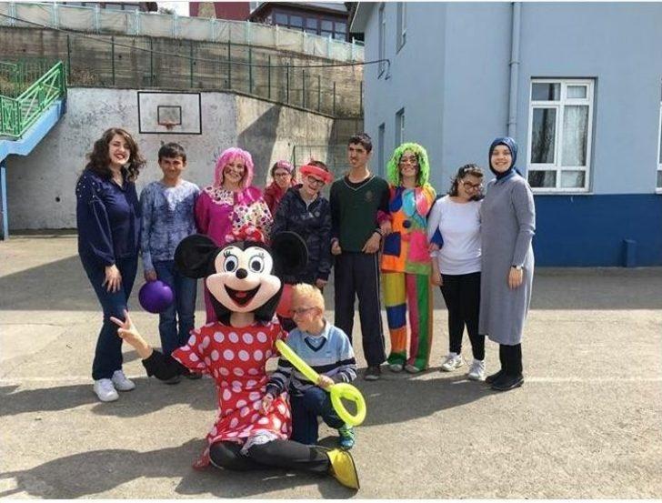 Down Sendromlu Öğrenciler Kendi Günlerinde Doyasıya Eğlendi G5