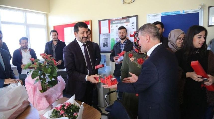 Ekinci &Ouml;ğretmenler G&uuml;n&uuml;n&uuml; Kırsalda Kutladı