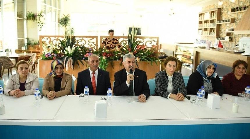 Şehit Ve Gazi Aileleri Yeşilyurt Belediyesi&rsquo;nin Yatırımlarını Yerinde İnceledi