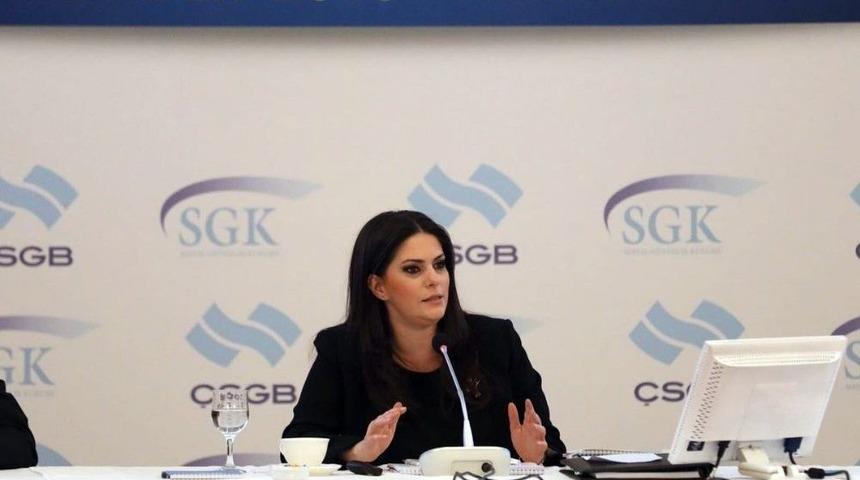 Bakan Sarıeroğlu&rsquo;dan "sgk Batıyor, Gayrimenkullerini Satışa &Ccedil;ıkardı" İddialarına Cevap