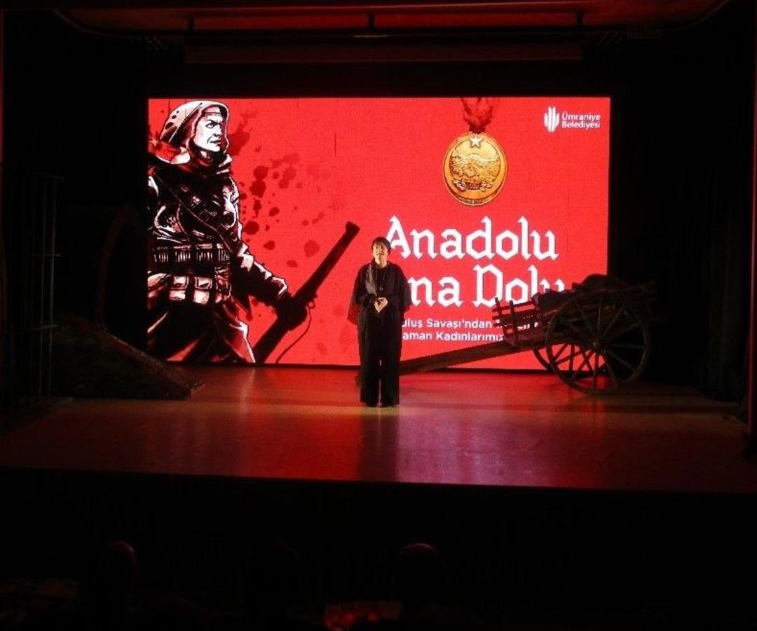 &Uuml;mraniye Belediyesinden &Ouml;ğretmenlere Tiyatro S&uuml;rprizi