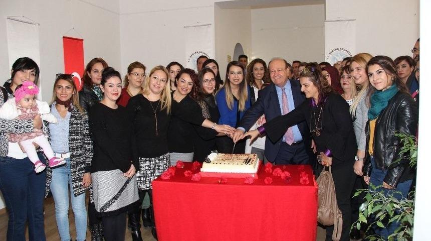 Efeler&rsquo;de Belediye B&uuml;nyesinde G&ouml;revli &Ouml;ğretmenler Unutulmadı