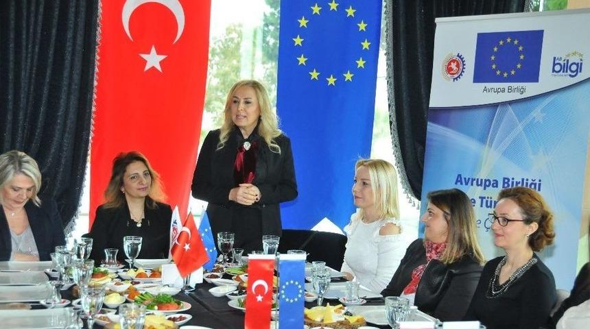 &Ccedil;alışma Hayatında Kadını Konuştular