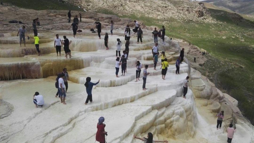 Burası Pamukkale Değil, Van