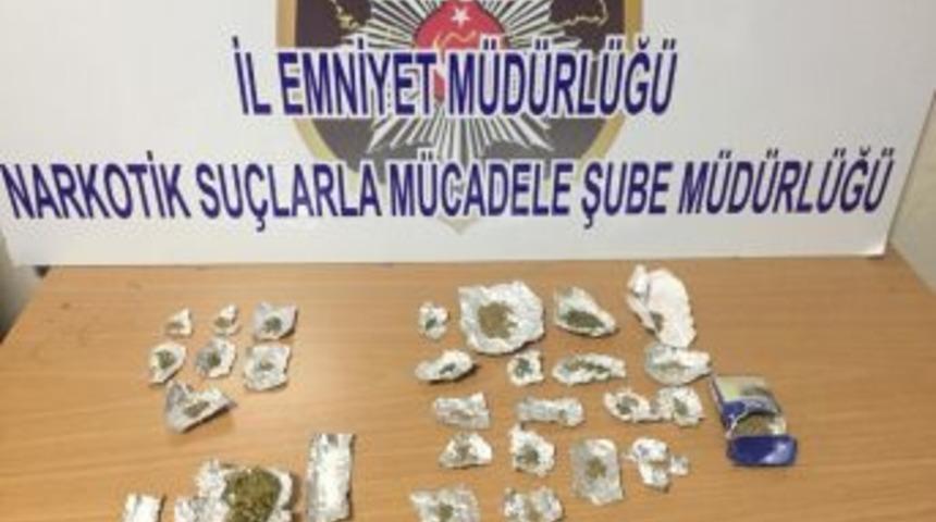 Uyuşturucu Tacirlerine Operasyon: 4 G&ouml;zaltı