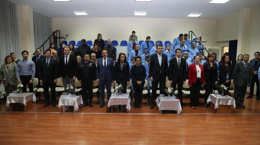 Başkan Duruay Zi&ccedil;ev &Ouml;ğrencilerine Diploma Verdi