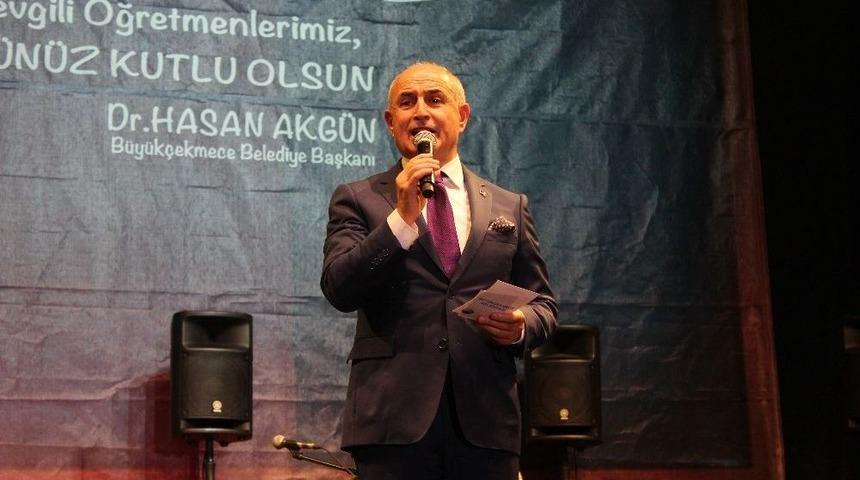 Başkan Akg&uuml;n&rsquo;den Siyasilere &Ouml;ğretmenler İ&ccedil;in &Ccedil;ağrı