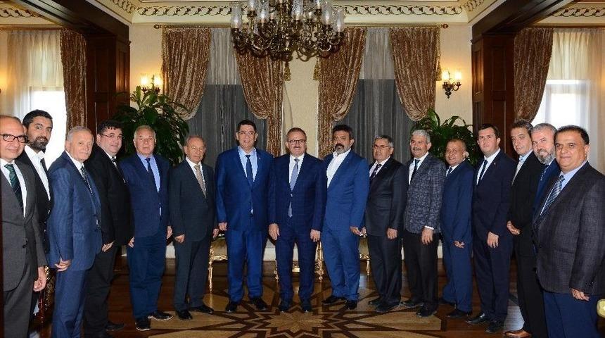 Aesob Başkanı Y&ouml;netim Ve Denetim Kurulunu Tanıttı