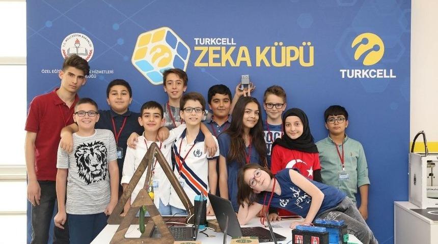 Binlerce Dahi &Ccedil;ocuğa Teknolojik Eğitim Desteği