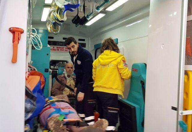 Tır İle Otomobil &Ccedil;arpıştı: 3 Yaralı 3