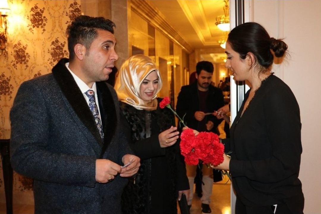 &Ouml;ğretmenler Murat Başaran&rsquo;ın Şarkılarıyla Eğlendi