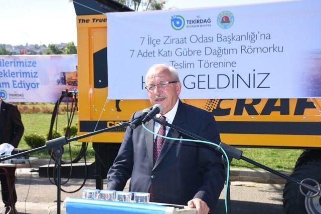 Büyükşehir’den Çiftçilere 7 Adet Gübre Dağıtım Aracı