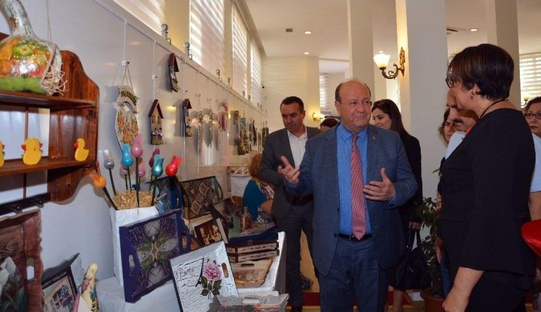 El Emeği G&ouml;z Nuru Eserler Sergilendi